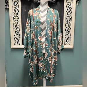 Anthropologie Seafoam Green Floral boho Kimono Duster. Fits more like an XXL.